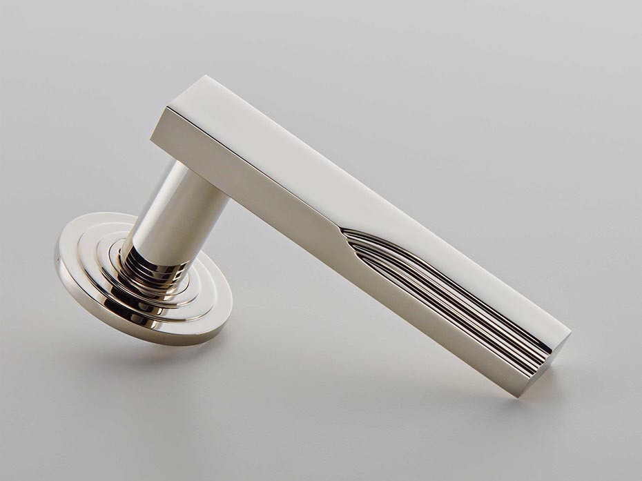 Дверная ручка на розетке Croft 170 Horizon 212 полированный никель