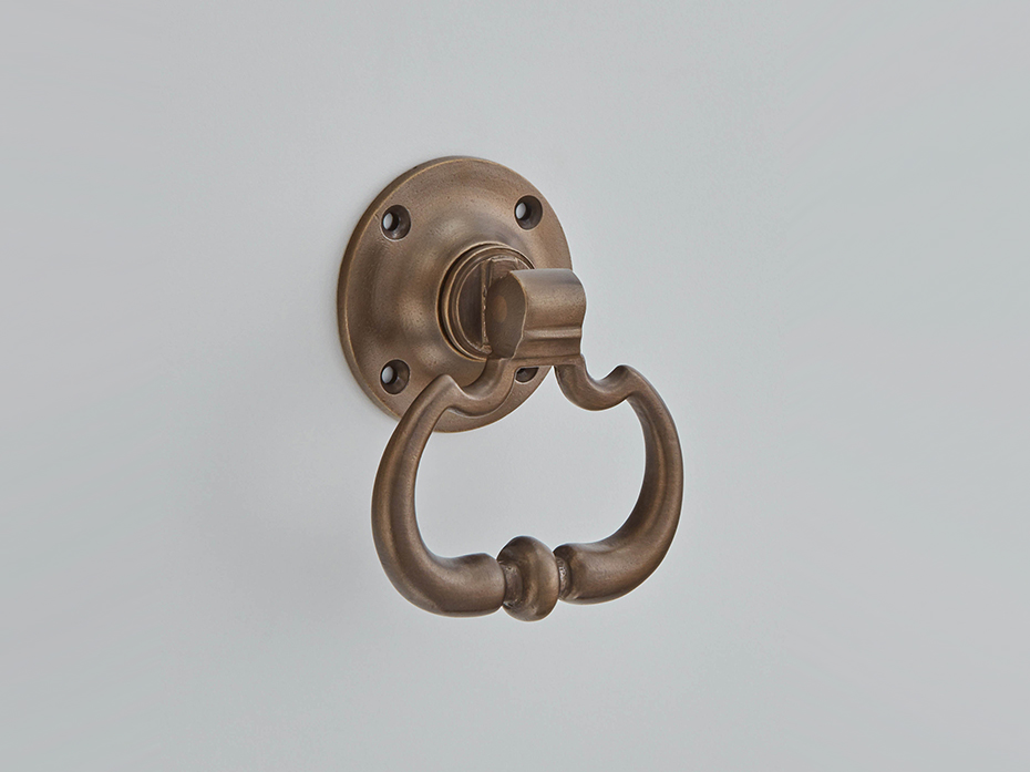 Дверная ручка-кноб на розетке Croft Beaded 1717 античная латунь