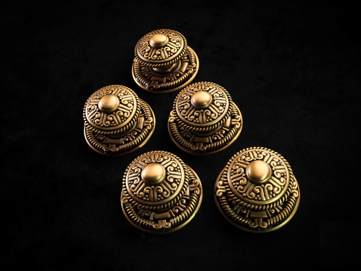 Мебельная ручка-кнопка Edgar Berebi 82441 античная бронза