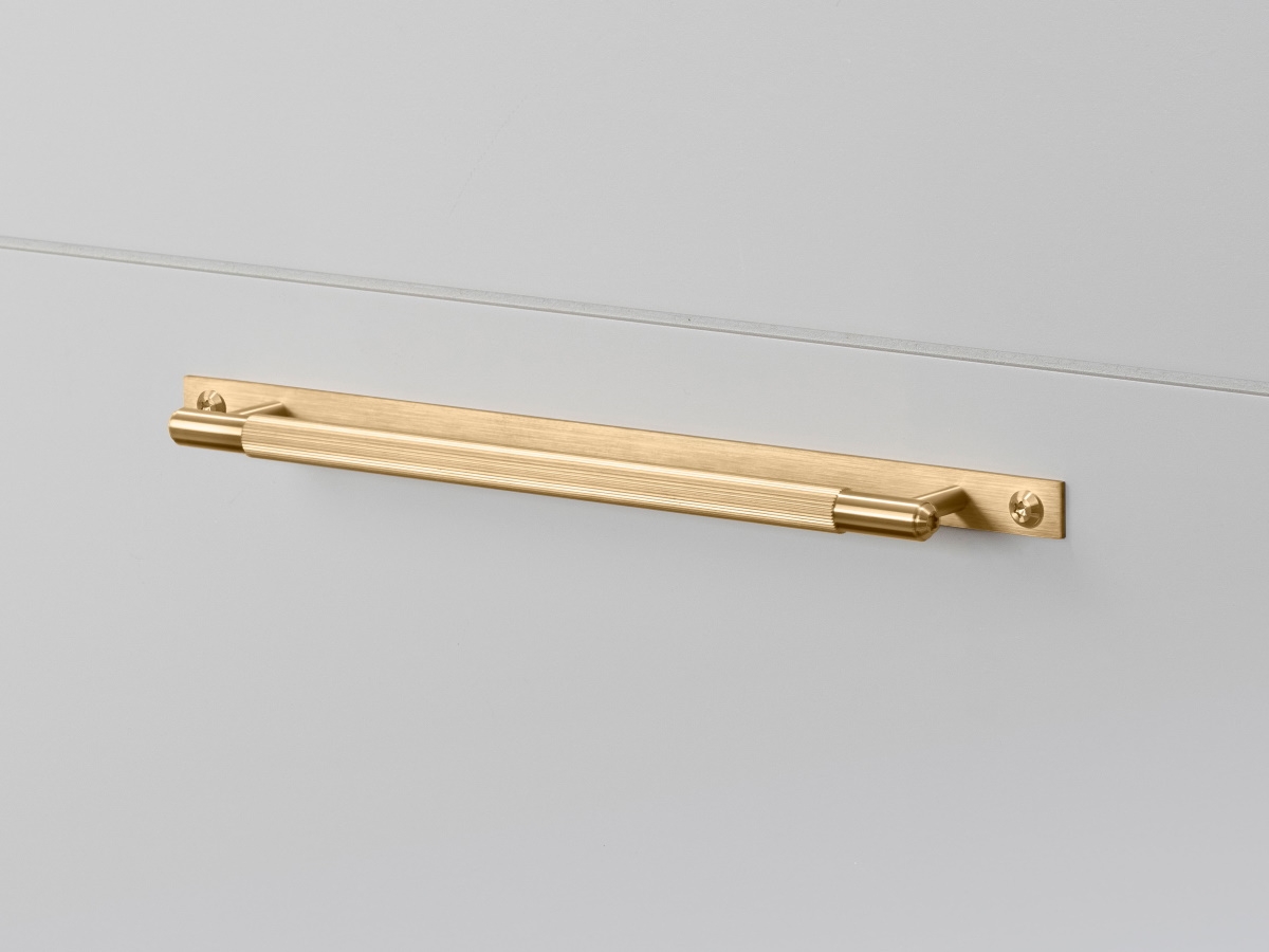 Мебельная ручка скоба на планке Buster & Punch GPB-05301 матовая латунь