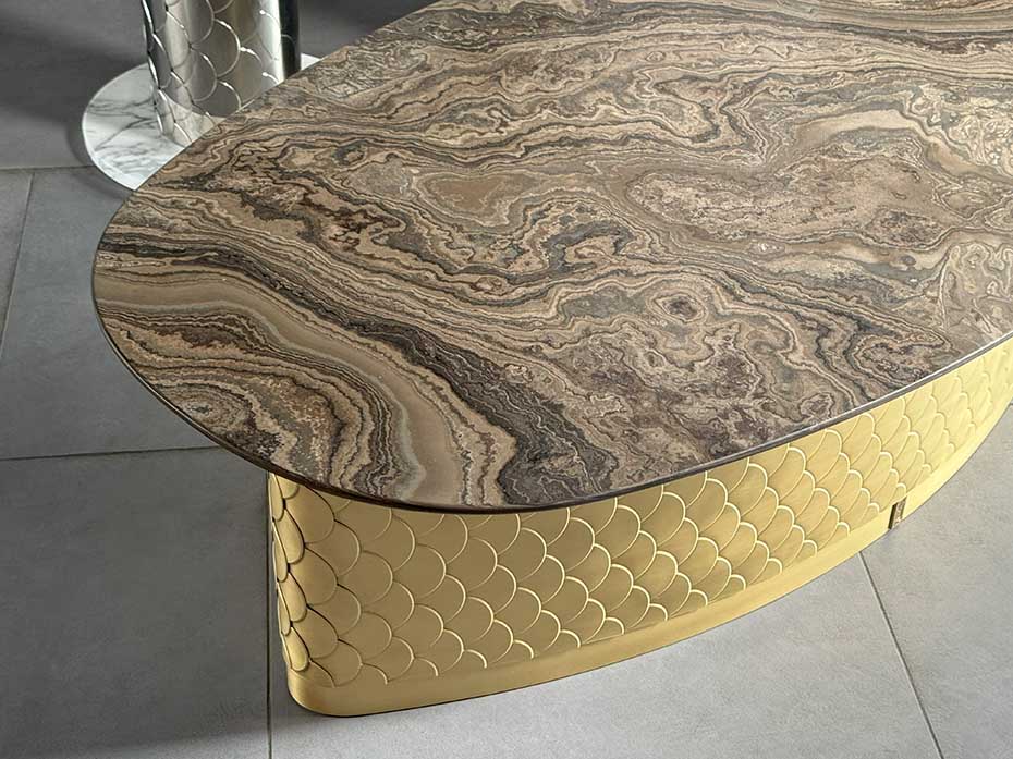 Столик журнальный "Лодка" Ar-Deco FG-073 матовая латунь