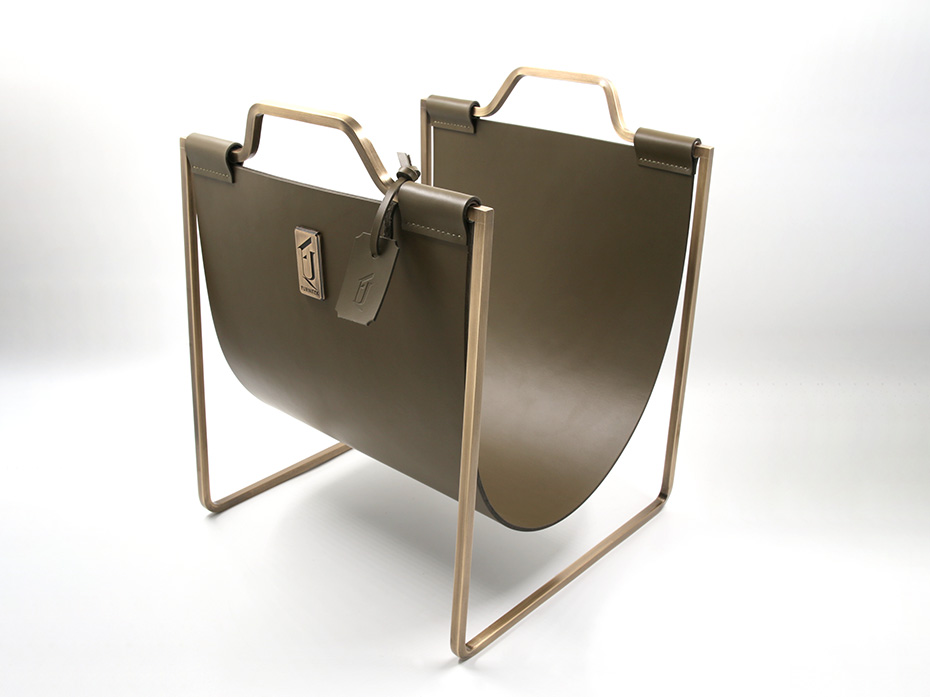 Дровница с кожаной вставкой FG-12045 античная латунь