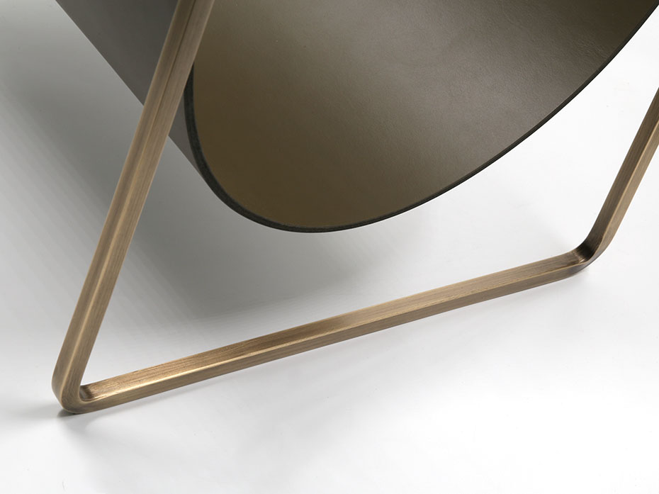 Дровница с кожаной вставкой FG-12045 античная латунь