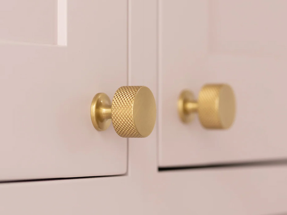 Мебельная ручка-кноб Armac Martin Sparkbrook 32 мм античная латунь