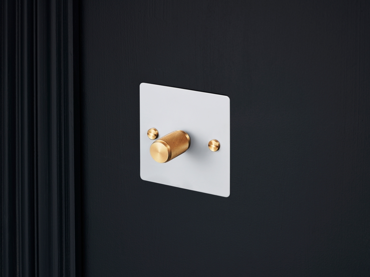 Диммер Buster & Punch одинарный UK-DI-CO-1G-WH-BR-A белый