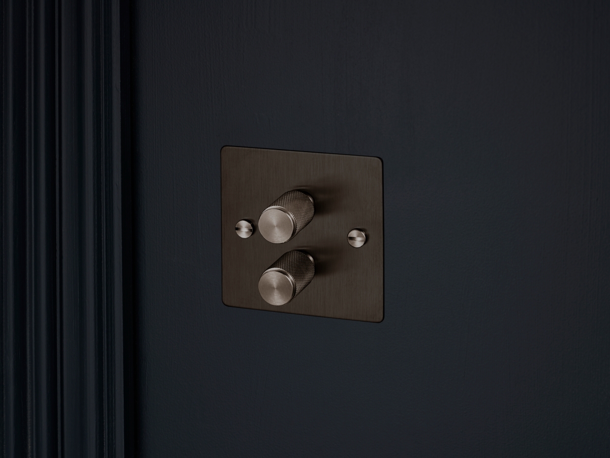 Диммер Buster & Punch двойной UK-DI-CO-2G-SM-A матовая бронза