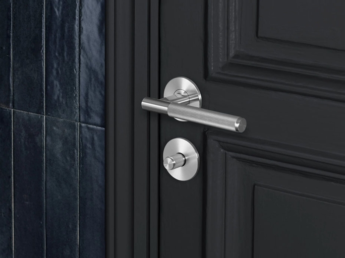 Дверная ручка на розетке Buster & Punch Linear RLH-071034 матовый хром