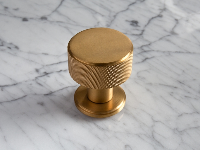 Дверная ручка-кноб Oliver Knights Carlos DK матовая латунь