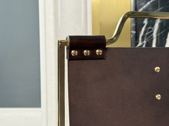 Дровница с кожаной вставкой FG-12054 полированная латунь