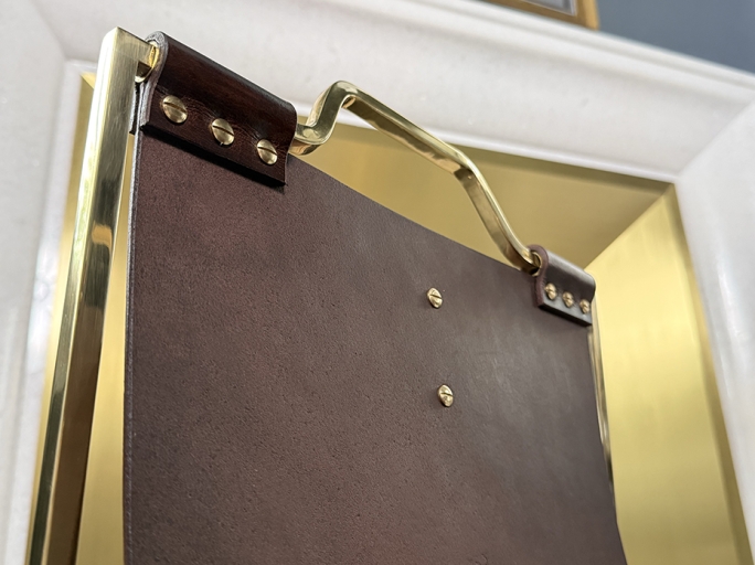 Дровница с кожаной вставкой FG-12054 полированная латунь