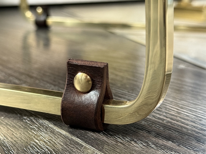 Дровница с кожаной вставкой FG-12054 полированная латунь