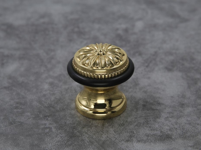 Ограничитель двери Enrico Cassina C52100 L полированная латунь