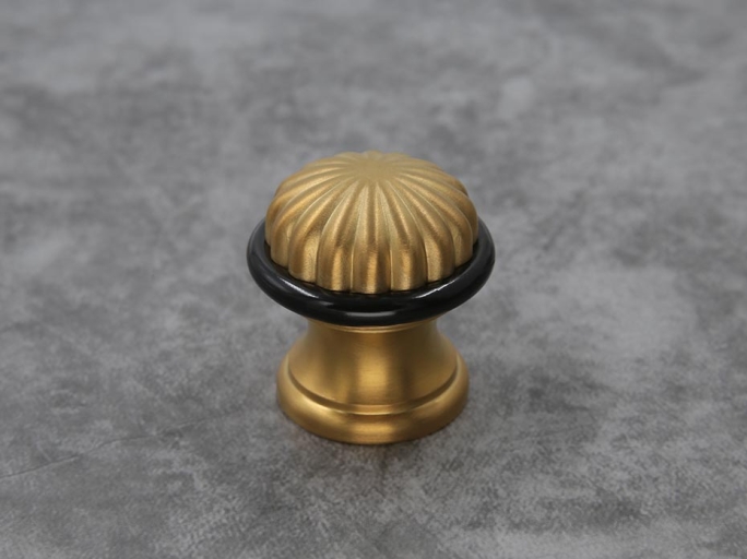 Ограничитель двери Enrico Cassina C52000 OS матовая латунь