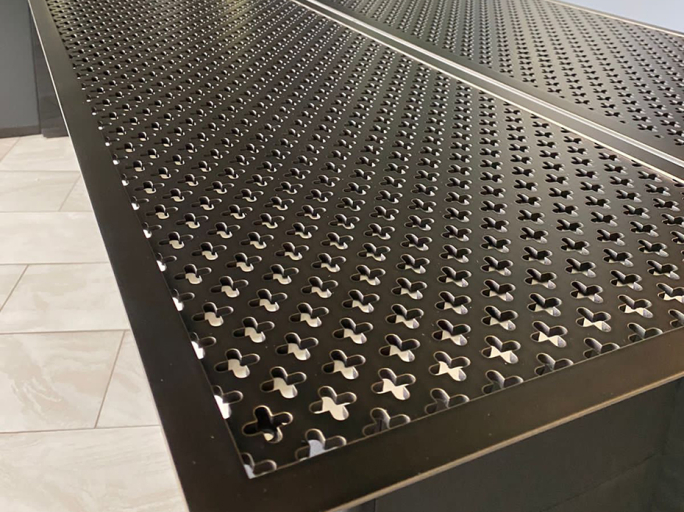 Решётка металлическая латунная fg-30004 чёрная бронза