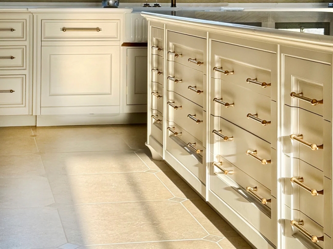 Мебельная ручка-скоба Armac Martin Belgrave 208 мм полированная латунь